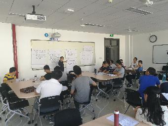 上海交大梁竹梅 做&ldquo;教学方法：提问式教学法&rdquo;工作坊